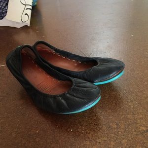 Tieks flats